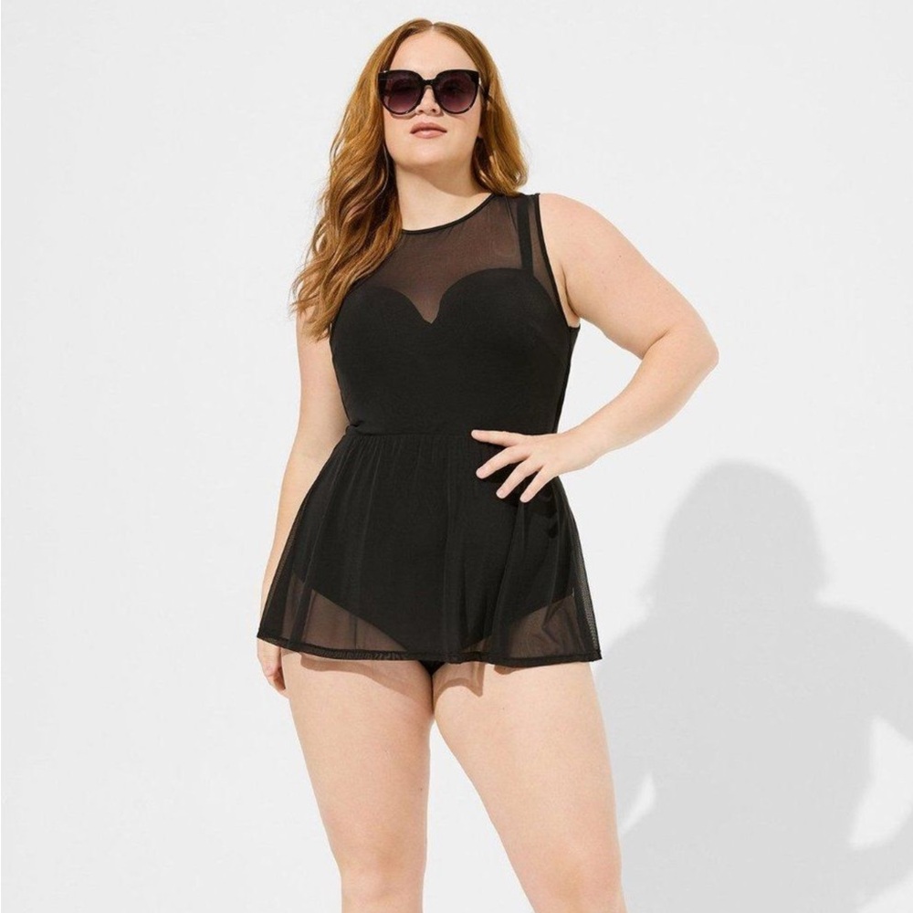 Torrid 4x D\DD Underwire Mesh Overlay Swim Dress With Brief One Piece swimsuit